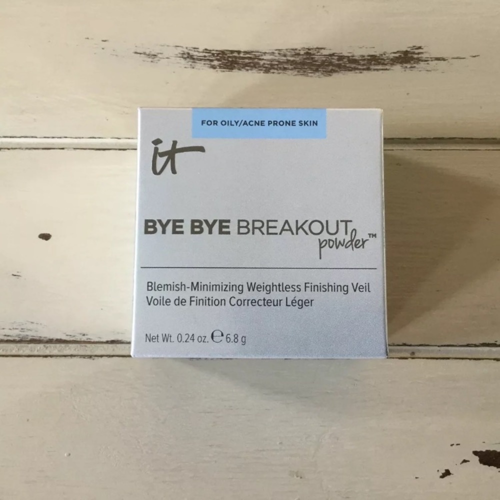NWT It cosmetics bye bye breakouts powder